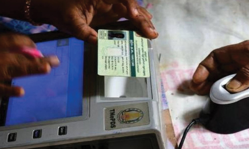 ரேஷன் கடைகளில் பொருட்கள் எடை குறைவாக வழங்குவதாக புகார்