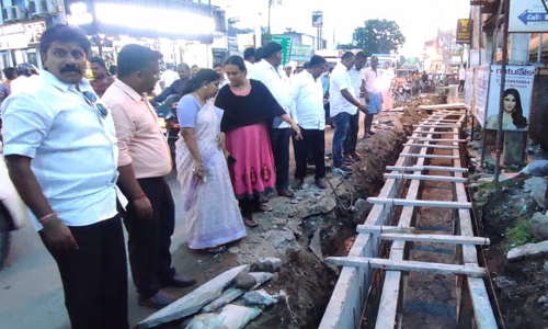 காஞ்சிபுரத்தில் மழை நீர் வடிகால் பணிகளை மேயர் திடீர் ஆய்வு