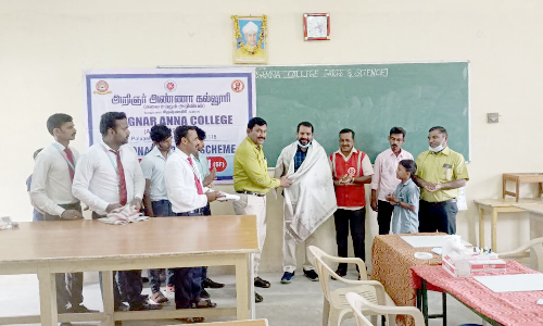 கிருஷ்ணகிரி அறிஞர் அண்ணா கல்லூரியில்  நாட்டு நலப்பணித் திட்டம் சார்பில் ரத்த மாதிரி வகை கண்டறிதல் முகாம்