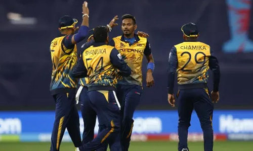 டி20 உலகக் கோப்பை- ஐக்கிய அரபு அமீரகத்தை 73 ரன்னுக்கு சுருட்டி இலங்கை அணி அபார வெற்றி