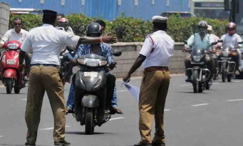 பல்லடத்தில் போக்குவரத்து விதிகளை மீறிய 800 பேர் மீது வழக்குப்பதிவு