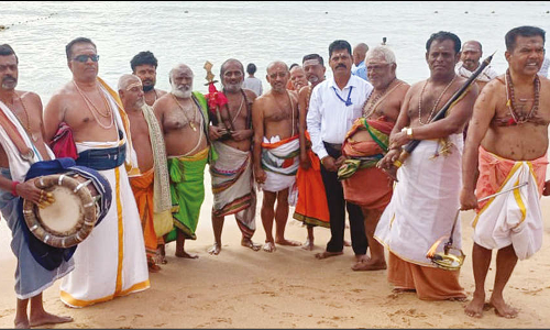 திருச்செந்தூர் சுப்பிரமணிய சுவாமி கோவிலில் தீர்த்தவாரி நிகழ்ச்சி