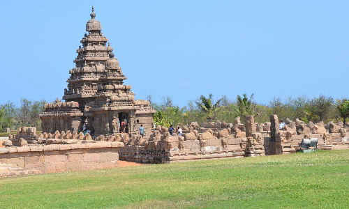 மாமல்லபுரத்தில் சுற்றுலா வழிகாட்டிகளுக்கு மவுசு அதிகரிப்பு