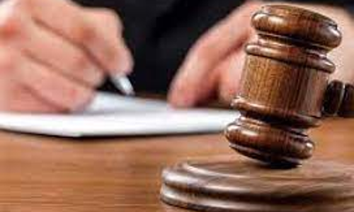 மாணவருக்கு ரூ.5 லட்சம் இழப்பீடு வழங்க கோர்ட் உத்தரவு