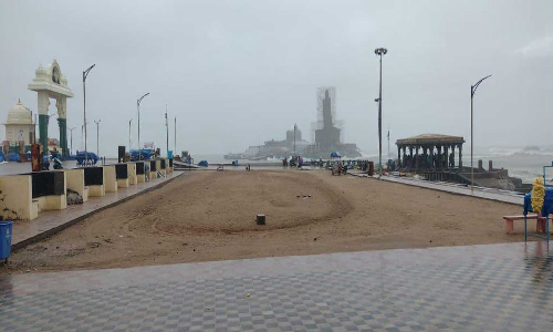 தொடர் மழையினால் கன்னியாகுமரிக்கு சுற்றுலா பயணிகள் வருகை குறைந்தது