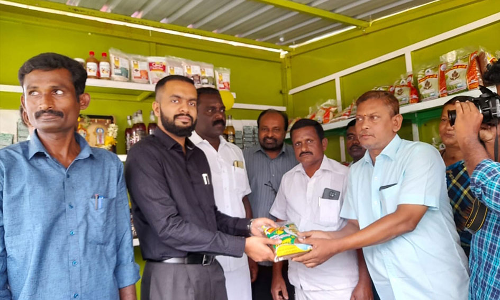 சங்கரன்கோவிலில்  வேளாண் விளைபொருட்களை விற்பனை செய்யும் நிலையம் - கலெக்டர் ஆகாஷ் தொடங்கி வைத்தார்