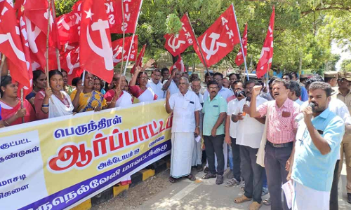 நெல்லை கலெக்டர் அலுவலகத்தில் விவசாய சங்கத்தினர் பெருந்திரள் ஆர்ப்பாட்டம்