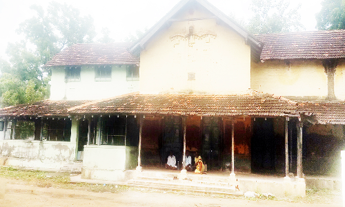 சமூக விரோதிகளின் கூடாரமாக மாறி வரும் பழைய போலீஸ் நிலைய கட்டிடம்