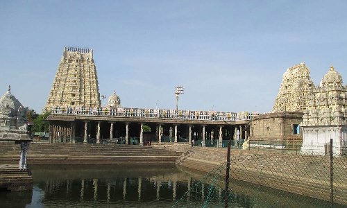 கோவில் குளங்களில் மழைநீர் சேகரிக்க வழிதடங்கள் மற்றும் மழைநீர் வடிகால்வாய் பணிகள் மும்முரம்