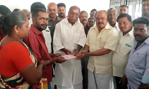 பாதிக்கப்பட்ட 15 குடும்பங்களுக்கு வீடு ஒதுக்கீடு