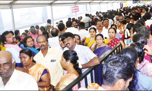 ஹாசனாம்பாவை தரிசிக்க பக்தர்கள் கூட்டம் அலைமோதியது