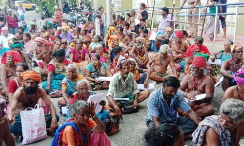 பட்டா வழங்க கோரி  நரிக்குறவர்கள் தர்ணா