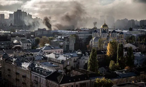 மின்நிலையங்கள் மீது ரஷியா தாக்குதல்: இருளில் மூழ்கியது உக்ரைன்