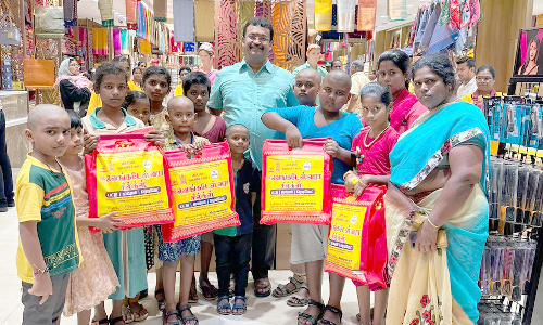 கிருஷ்ணகிரியில்   நம்பர்-1 ஸ்ரீ வெங்கடேஸ்வரா சில்க்சில் தீபாவளி சிறப்பு விற்பனை