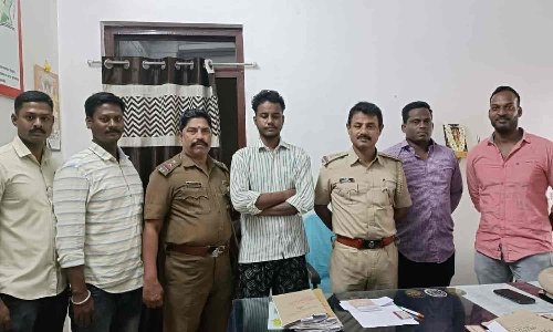 பெண்ணிடம் நகை பறித்த வாலிபர் கைது