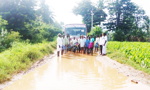அரசு பஸ்சை சிறை பிடித்து போராட்டம்