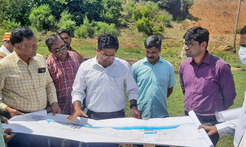 பல்லுயிர் சுற்றுச்சூழல் பூங்கா: மணிமுத்தாறில் கலெக்டர் ஆய்வு