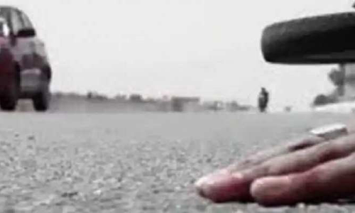 லாரி மோதி வாலிபர் பலி