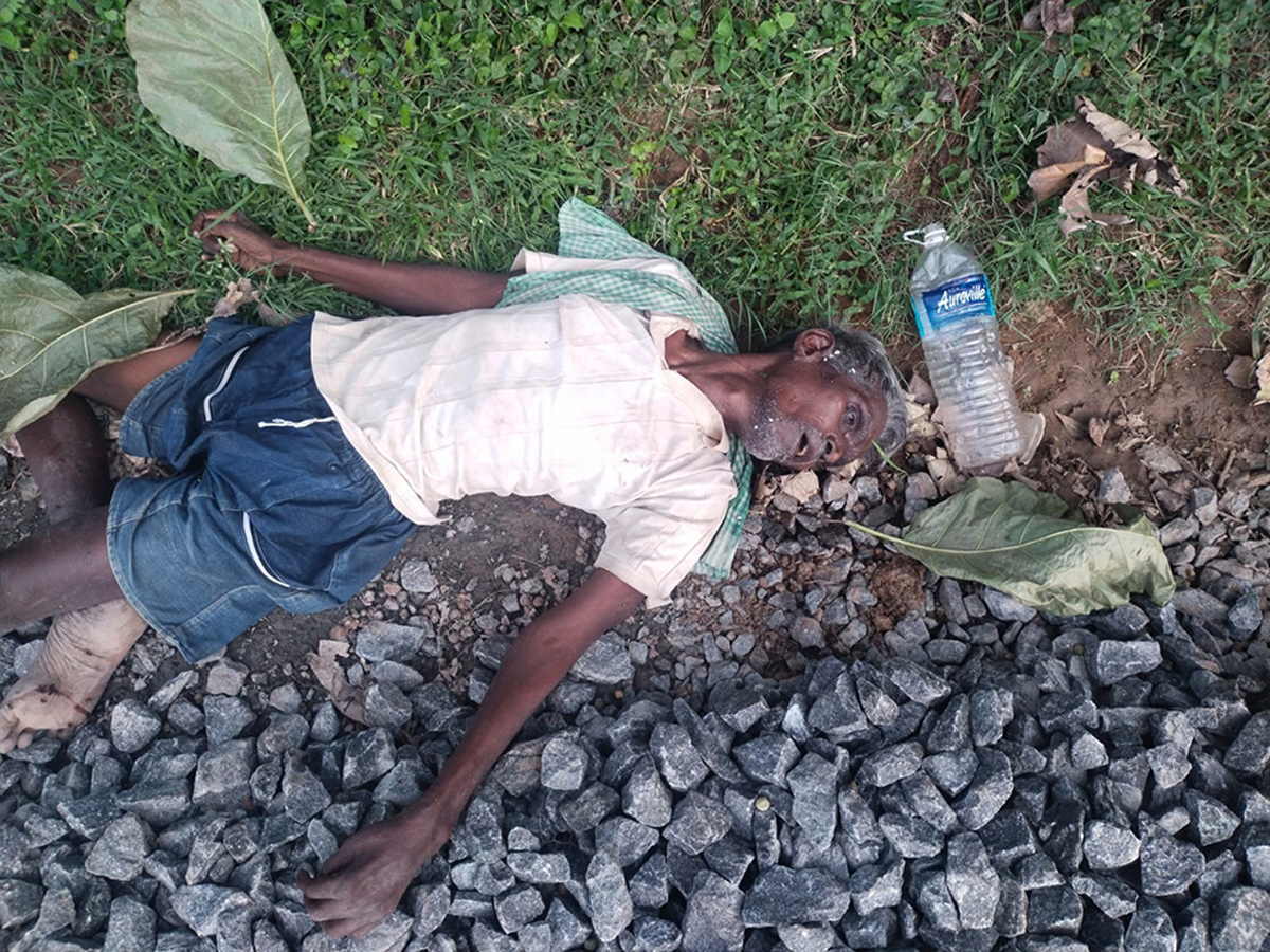 பண்ருட்டி அருகே அடையாளம் தெரியாத முதியவர் பிணம்