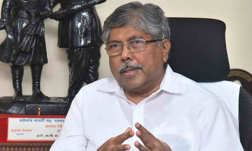 புனேவில் கனமழை - நரக வேதனை அடைந்த மக்களிடம் மன்னிப்பு கேட்ட மந்திரி