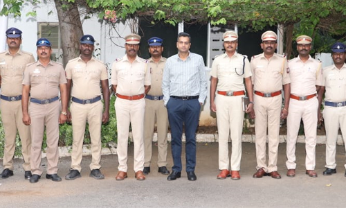 சிறப்பாக பணியாற்றிய போலீசாருக்கு தென் மண்டல ஐ.ஜி. பாராட்டு