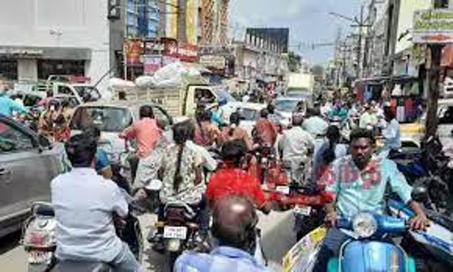 ஜவஹர் பஜாரில் போக்குவரத்துக்கு இடையூறாக வாகனங்கள் நிறுத்தம்