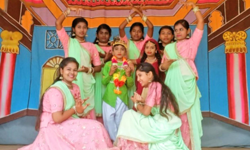 பழைய குற்றாலம் ஹில்டன் மெட்ரிக் பள்ளியில் தீபாவளி கொண்டாட்டம்