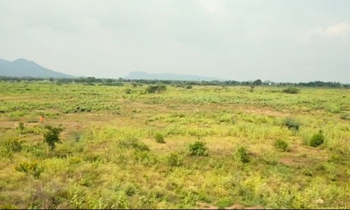 வரலாறு காணாத மழை பெய்தும் வறண்டு கிடக்கும் கொளக்குடி ஏரி - தண்ணீர் கொண்டு வர போராடும் விவசாயிகள்