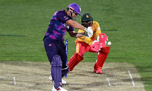 சூப்பர்-12 சுற்றுக்கு முன்னேறுவது யார்? ஜிம்பாப்வே அணிக்கு 133 ரன்கள் இலக்கு நிர்ணயித்தது ஸ்காட்லாந்து