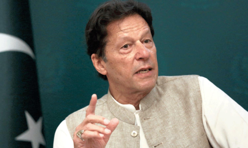 இம்ரான்கான் தகுதி நீக்கம்- தேர்தல் ஆணைய தீர்ப்பை எதிர்த்து வழக்கு: பி.டி.ஐ.கட்சி முடிவு