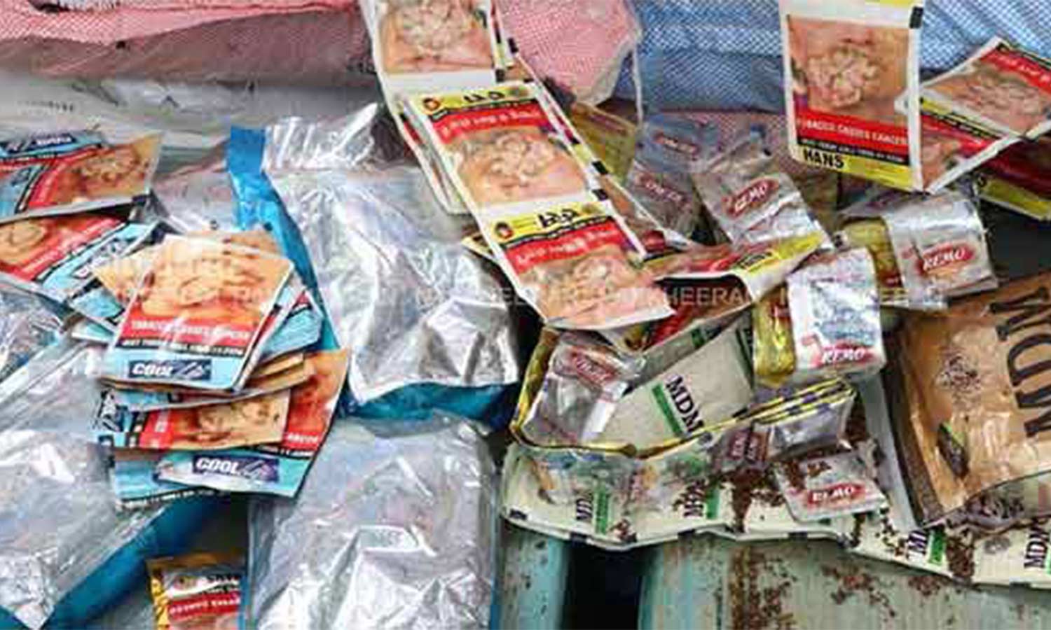 நிலக்கோட்டை அருகே 50 கிலோ புகையிலையுடன் வாலிபர் கைது நிலக்கோட்டை அருகே 50 கிலோ புகையிலையுடன் வாலிபர் கைது