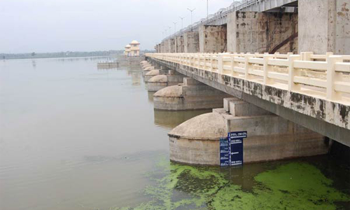 தொடர் மழையால் முழுகொள்ளளவை எட்டும் குடகனாறு அணை   பாதுகாப்பு கருதி 400 கனஅடி திறப்பு