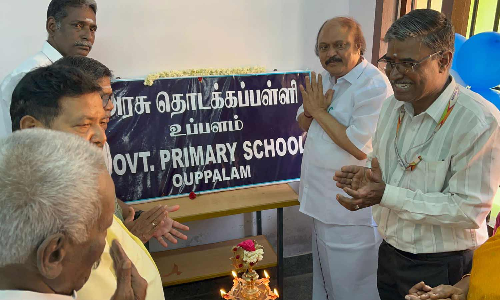 சமுதாய கூடத்தில் தற்காலிகமாக அரசு பள்ளி  அனிபால் கென்னடி எம்.எல்.ஏ. திறந்து வைத்தார்