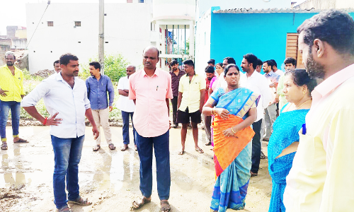 கழிவு, மழை நீர் தேங்கி நிற்பதால் சுகாதார சீர்கேடு