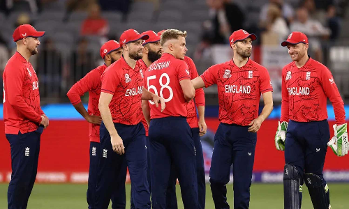 சாம் கர்ரன் அசத்தல் பந்துவீச்சு - இங்கிலாந்து வெற்றிக்கு 113 ரன்களை இலக்காக நிர்ணயித்தது ஆப்கானிஸ்தான்