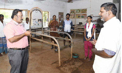 கண்டமனூர் கால்நடை ஆஸ்பத்திரியில் கலெக்டர் ஆய்வு