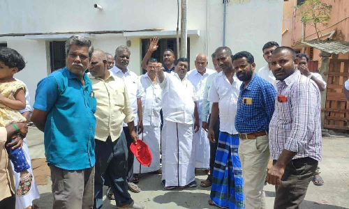 தரமான சாலைகள் அமைக்க வேண்டும்