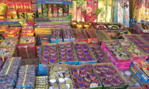 சிவகாசியில் விறுவிறுப்பாக நடந்த பட்டாசு விற்பனை: உற்பத்தியாளர்கள்-வியாபாரிகள் மகிழ்ச்சி