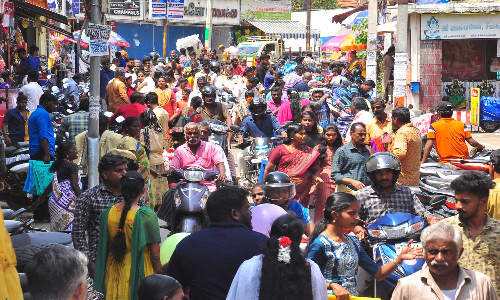 நாகர்கோவிலில் கடை வீதிகளில் குவிந்த பொதுமக்கள்