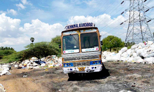 புளியரை சோதனை சாவடி வழியாக  கேரளாவில் இருந்து தமிழகத்திற்கு கொண்டு வரப்படும் மருத்துவக்கழிவுகள் - நிரந்தரமாக தடுக்க பொதுமக்கள் கோரிக்கை