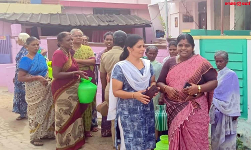 பாளை 32-வது வார்டில் குடிநீர் வினியோகம் பாதிப்பால் சாலை மறியலுக்கு முயன்ற மக்கள்- அதிகாரிகள் பேச்சுவார்த்தை