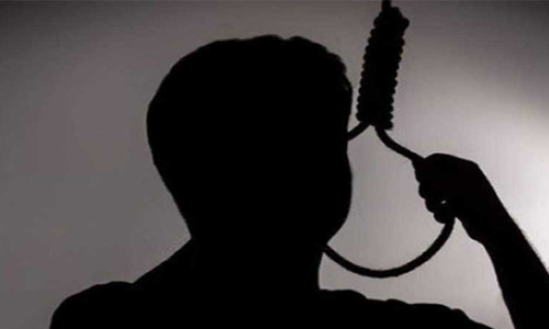 வேலை கிடைக்காததால் வேதனை சேலம் லாட்ஜில் வாலிபர் தூக்குப் போட்டு தற்கொலை