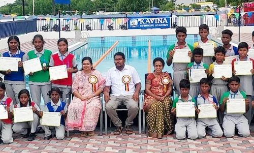 மாநில நீச்சல் போட்டிக்கு தகுதி