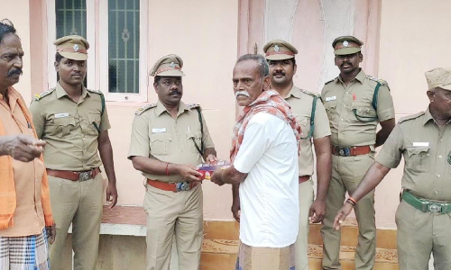 பறவைகளுக்காக பட்டாசு வெடிக்காத கிராம மக்களுக்கு வனத்துறை பாராட்டு