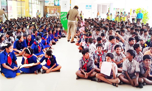 விபத்தில்லா தீபாவளி குறித்து மாணவர்களுக்கு விழிப்புணர்வு