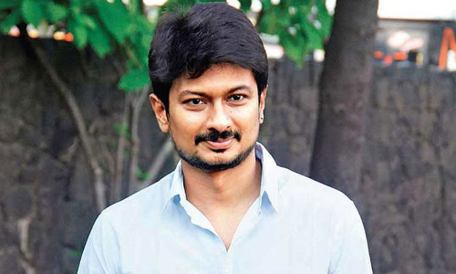 கண்ணு முன்னாடி நடக்குது பார்வையில படல.. கலக்கும் கலகத் தலைவன் டீசர்..