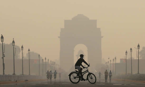 தடையை மீறி பட்டாசு வெடிப்பு- தலைநகர் டெல்லியில் மிகவும் மோசமானது காற்றின் தரம்