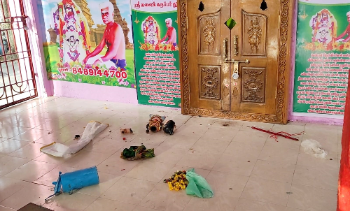 கருப்பர் கோவில் சாமி சிலைகள் உடைப்பு