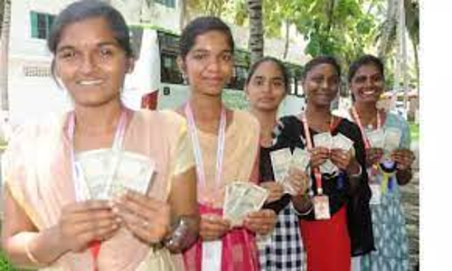 புதுமைப்பெண் திட்டத்தில் பயனடைந்த 1,622 மாணவிகள்