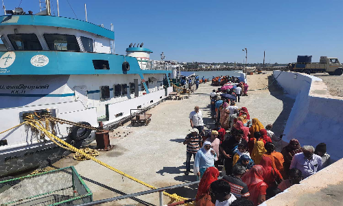 விவேகானந்தர் மண்டபத்தை 25 ஆயிரம் சுற்றுலா பயணிகள் பார்வையிட்டனர்